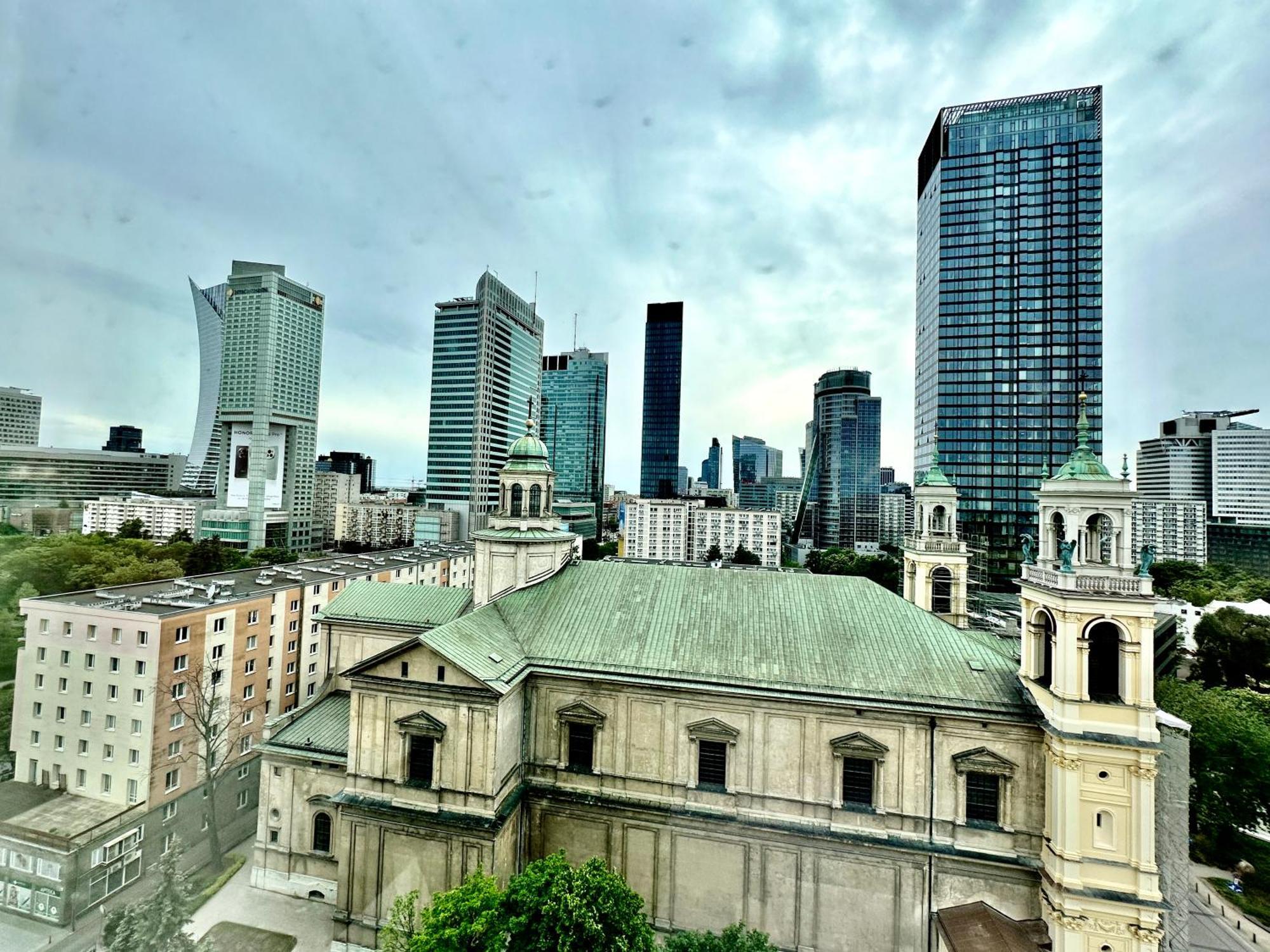 Palace 2 Wifi 600 Mbs 55'Tv Netflix Hbo 2Xmetro Appletv Warsaw Exterior photo
